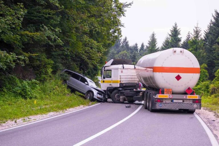 TRUCKING ACCIDENT ATTORNEYS WITH THE EXPERIENCE TO GET YOU RESULTS